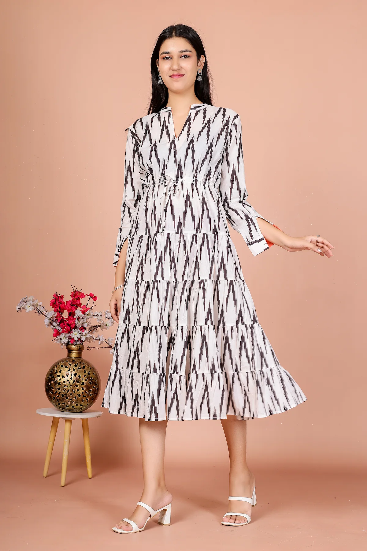 Black & White Abstract Printed Tiered Midi Dress – Heritage Textiles